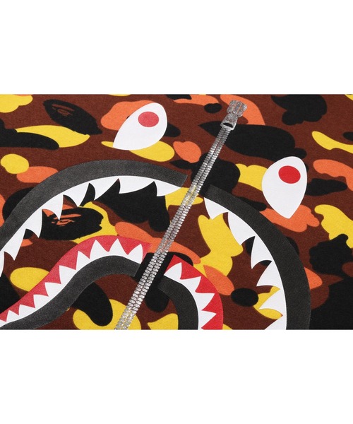 A BATHING APE（アベイシングエイプ）の「1ST CAMO SHARK CREWNECK SWEATSHIRT（スウェット・メンズ・グリーン/オレンジ/イエロー・LARGE/X-LARGE/MEDIUM/SMALL/XX-LARGE）」の9枚目の写真