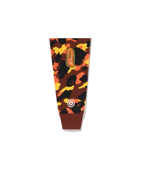 A BATHING APE（アベイシングエイプ）の「1ST CAMO SHARK CREWNECK SWEATSHIRT（スウェット・メンズ・グリーン/オレンジ/イエロー・LARGE/X-LARGE/MEDIUM/SMALL/XX-LARGE）」の15枚目の写真