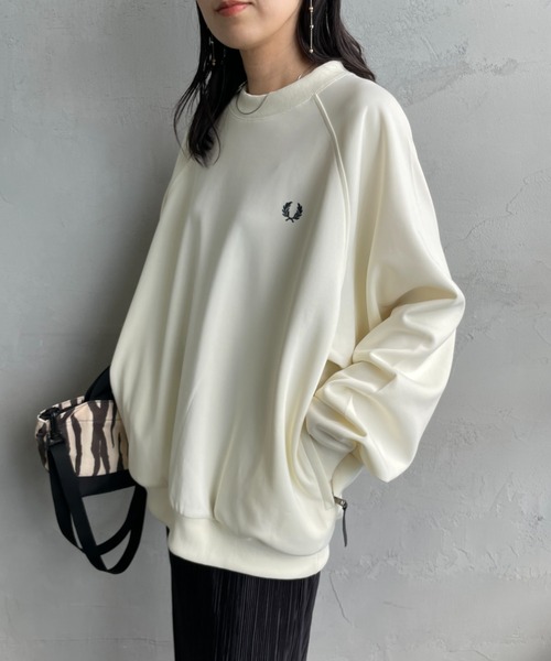 FRED PERRY（フレッドペリー）の「[FRED PERRY/フレッドペリー] 別注 トラック クルーネックプルオーバー（スウェット・レディース・アイボリー/ブルー/ブラウン・S/M/L/XL）」の2枚目の写真
