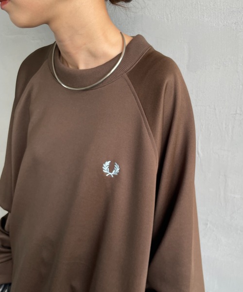FRED PERRY（フレッドペリー）の「[FRED PERRY/フレッドペリー] 別注 トラック クルーネックプルオーバー（スウェット・レディース・アイボリー/ブルー/ブラウン・S/M/L/XL）」の22枚目の写真