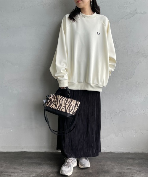 FRED PERRY（フレッドペリー）の「[FRED PERRY/フレッドペリー] 別注 トラック クルーネックプルオーバー（スウェット・レディース・アイボリー/ブルー/ブラウン・S/M/L/XL）」の7枚目の写真