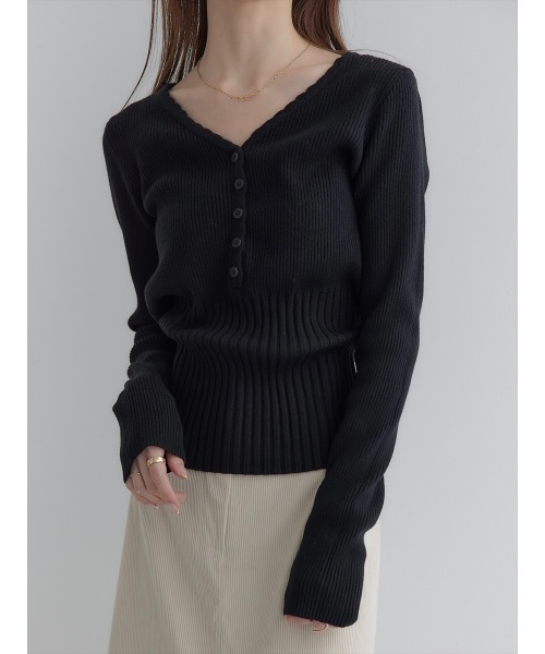 amel（エイメル）の「【RE ARRIVAL】スカラップVネックデザインニット/ブラック（ニット/セーター・レディース・ブラック・FREE）」の5枚目の写真