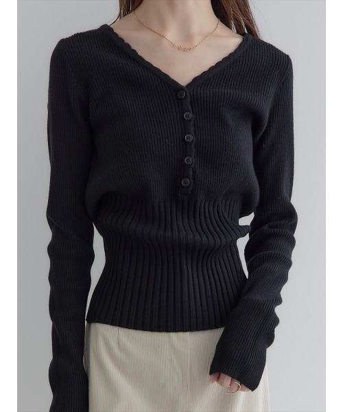 amel（エイメル）の「【RE ARRIVAL】スカラップVネックデザインニット/ブラック（ニット/セーター・レディース・ブラック・FREE）」の6枚目の写真