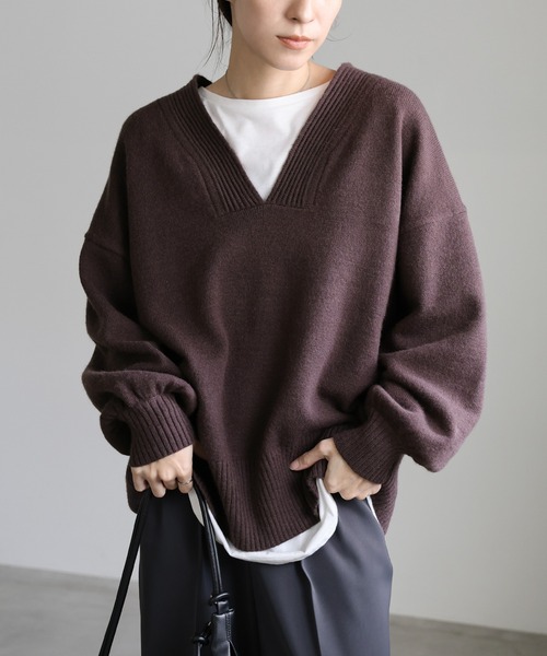 select MOCA(セレクトモカ)の「Vネックボリュームスリーブオーバーニット(ニット/セーター・レディース・チャコールグレー/アイボリー/ブラウン・FREE)」の3枚目の写真