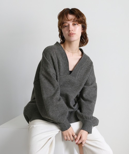 select MOCA(セレクトモカ)の「Vネックボリュームスリーブオーバーニット(ニット/セーター・レディース・チャコールグレー/アイボリー/ブラウン・FREE)」の13枚目の写真