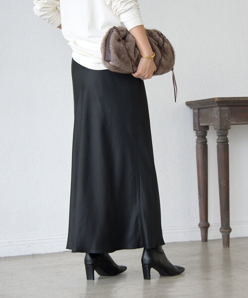 RIVE DROITE（リヴドロワ）の「【リラクシーな履き心地】ヴィンテージサテンバイアススカート（スカート・レディース・ブラック/ブラウン・36/38）」の17枚目の写真