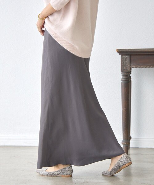 RIVE DROITE（リヴドロワ）の「【リラクシーな履き心地】ヴィンテージサテンバイアススカート（スカート・レディース・ブラック/ブラウン・36/38）」の3枚目の写真