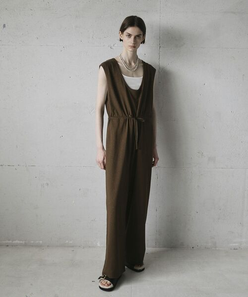 GARAGE OF GOOD CLOTHING（ガレージオブグッドクロージング）の「【日本製】Uネックオールインワン（サロペット/オーバーオール・レディース・ブラウン/チャコールグレー・FREE）」の3枚目の写真