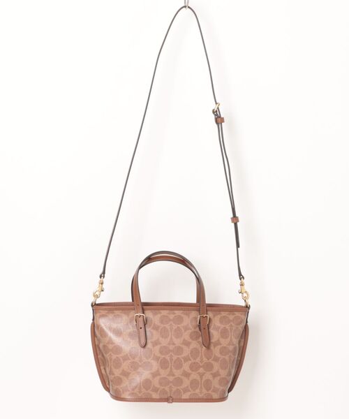 COACH(コーチ)の「タクシー トート バッグ 21・シグネチャー キャンバス(ショルダーバッグ・レディース・ベージュ系その他・ONE)」の9枚目の写真