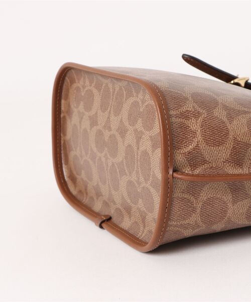 COACH(コーチ)の「タクシー トート バッグ 21・シグネチャー キャンバス(ショルダーバッグ・レディース・ベージュ系その他・ONE)」の10枚目の写真