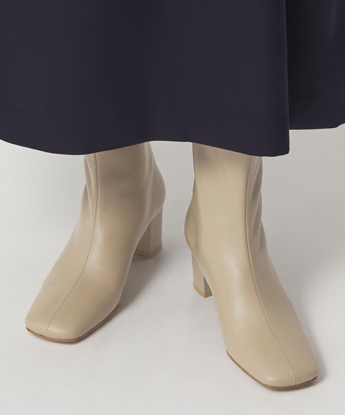 ODETTE E ODILE（オデットエオディール）の「スクエアセンターシーム ショートブーツ55↑（ブーツ・レディース・ブラック/ダークブラウン/ベージュ・24.5cm/23cm/22cm/22.5cm/25cm/23.5cm/24cm）」の6枚目の写真