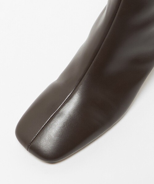 ODETTE E ODILE（オデットエオディール）の「スクエアセンターシーム ショートブーツ55↑（ブーツ・レディース・ブラック/ダークブラウン/ベージュ・24.5cm/23cm/22cm/22.5cm/25cm/23.5cm/24cm）」の16枚目の写真
