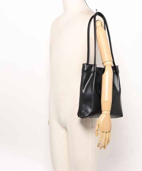 MARY QUANT（マリークワント）の「デイジーパッチソフト ミニトート（トートバッグ・レディース・ネイビー/ブラック・FREE）」の17枚目の写真