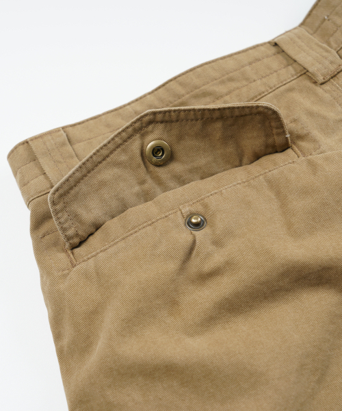 FRIZMWORKS(フリズムワークス)の「WASHED COTTON ZIP CARGO SHORTS _ BEIGE(その他パンツ・メンズ・その他・LARGE/SMALL/MEDIUM)」の8枚目の写真