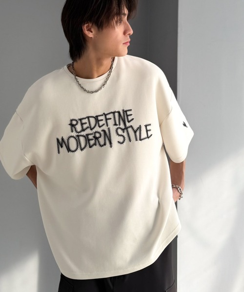 Classical Origin（クラシカルオリジン）の「【接触冷感機能付き】刺繍もシルエットもまるで3Dな主役級アイテム！立体刺繍ドレープダンボールTシャツ／3D Embroidered Draped Double-Knit T-Shirt（Tシャツ/カットソー・メンズ・アイボリー/ブラック・MEDIUM/LARGE/SMALL）」の11枚目の写真