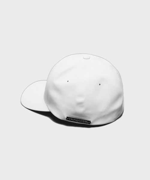 VANQUISH（ヴァンキッシュ）の「VANQUISH / ヴァンキッシュ モノグラム VA ロゴキャップ [VYA001]（キャップ・メンズ・ブラック×ゴールド・M/L）」の3枚目の写真