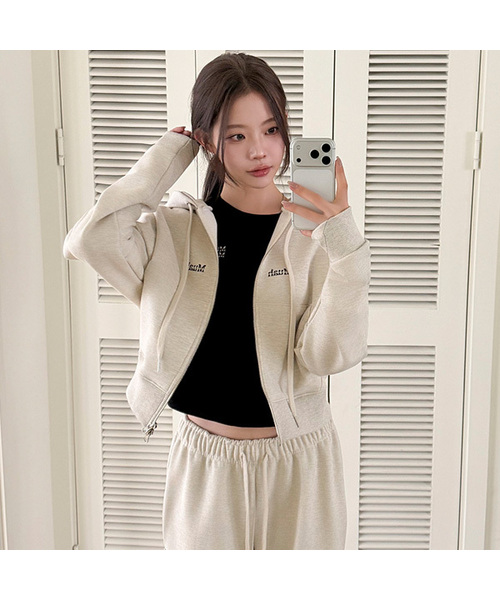 muahmuah（ムーアムーア）の「[SET] レギュラーフィットフードジップアップパンツセットアップ [9色]（パーカー・レディース・ライトグレー/ブラック/ネイビー/グレー/ピンク/クリーム/ブラック系その他/グレー系その他/チャコール/ネイビー系/オートミール/ホワイト・FREE）」の9枚目の写真