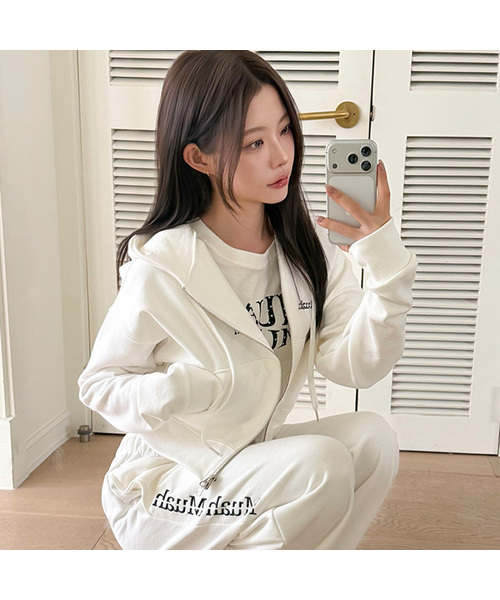 muahmuah（ムーアムーア）の「[SET] レギュラーフィットフードジップアップパンツセットアップ [9色]（パーカー・レディース・ライトグレー/ブラック/ネイビー/グレー/ピンク/クリーム/ブラック系その他/グレー系その他/チャコール/ネイビー系/オートミール/ホワイト・FREE）」の2枚目の写真