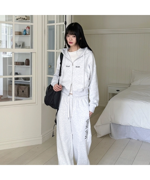 muahmuah（ムーアムーア）の「[SET] レギュラーフィットフードジップアップパンツセットアップ [9色]（パーカー・レディース・ライトグレー/ブラック/ネイビー/グレー/ピンク/クリーム/ブラック系その他/グレー系その他/チャコール/ネイビー系/オートミール/ホワイト・FREE）」の5枚目の写真