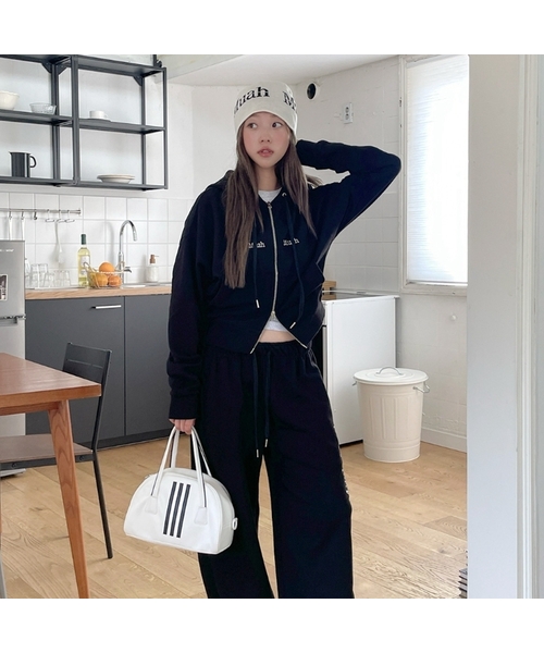 muahmuah（ムーアムーア）の「[SET] レギュラーフィットフードジップアップパンツセットアップ [9色]（パーカー・レディース・ライトグレー/ブラック/ネイビー/グレー/ピンク/クリーム/ブラック系その他/グレー系その他/チャコール/ネイビー系/オートミール/ホワイト・FREE）」の3枚目の写真