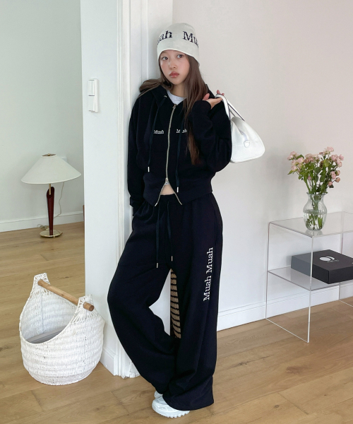 muahmuah（ムーアムーア）の「[SET] レギュラーフィットフードジップアップパンツセットアップ [9色]（パーカー・レディース・ライトグレー/ブラック/ネイビー/グレー/ピンク/クリーム/ブラック系その他/グレー系その他/チャコール/ネイビー系/オートミール/ホワイト・FREE）」の19枚目の写真