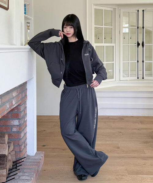 muahmuah（ムーアムーア）の「[SET] レギュラーフィットフードジップアップパンツセットアップ [9色]（パーカー・レディース・ライトグレー/ブラック/ネイビー/グレー/ピンク/クリーム/ブラック系その他/グレー系その他/チャコール/ネイビー系/オートミール/ホワイト・FREE）」の16枚目の写真