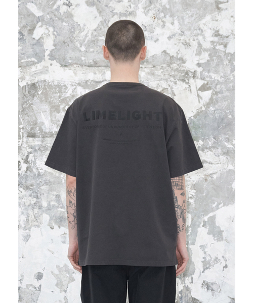 LIMELIGHT APPAREL(ライムライトアパレル)の「アパレルピグメントバックロゴTシャツ(ブラック/ブラック)(Tシャツ/カットソー・メンズ・その他・LARGE/X-LARGE/SMALL/MEDIUM)」の1枚目の写真