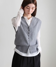 ニット」に該当するレディースのベスト（グレー/灰色系）ファッション