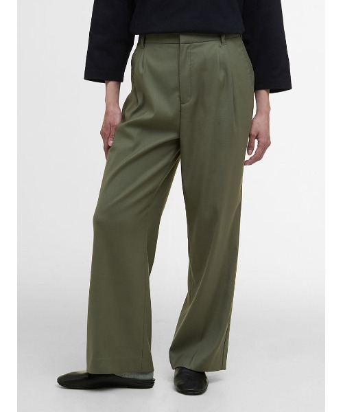 Barbour(バブアー)の「Roselyn ワイド トラウザーズ(レディース)(スラックス・レディース・グリーン・SMALL/MEDIUM)」の1枚目の写真