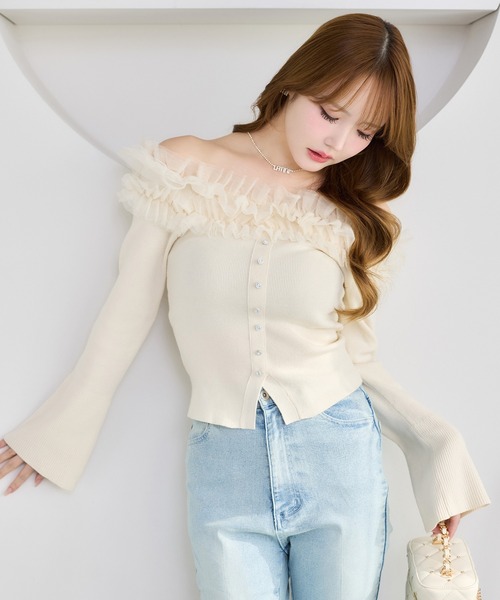 one after another NICE CLAUP（ワンアフターアナザーナイスクラップ）の「【今すぐお届け可能！】チュールフリルオフショルニット（ニット/セーター・レディース・アイボリー/ピンク/ネイビー/杢グレー・FREE）」の2枚目の写真