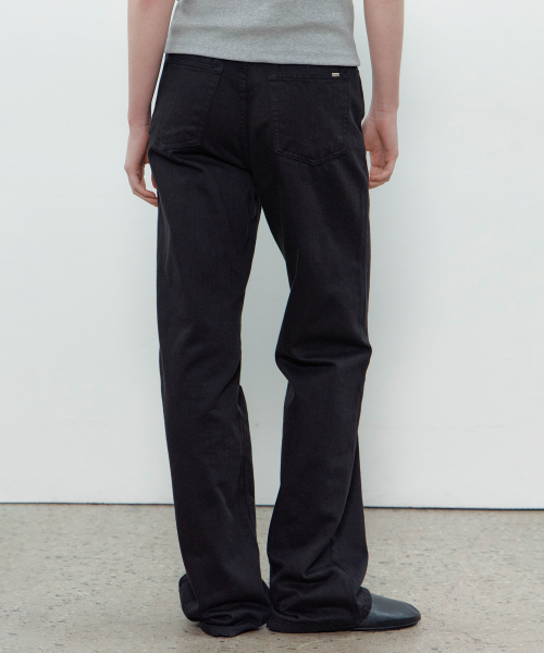 THEMARGOT（ザマルゴット）の「BASIC SEMI BOOTCUT DENIM (BLACK)（デニムパンツ・レディース・その他・SMALL/MEDIUM）」の2枚目の写真