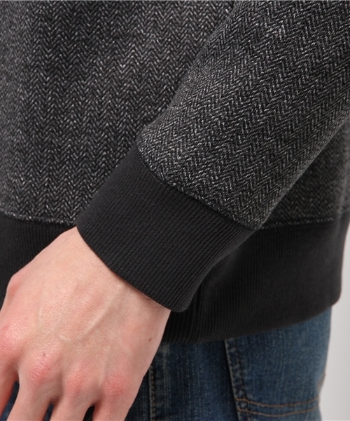 ikka(イッカ)の「プリントフリーストレーナー(スウェット・メンズ・オリーブ/チャコールグレー・X-LARGE/MEDIUM/SMALL/LARGE)」の6枚目の写真