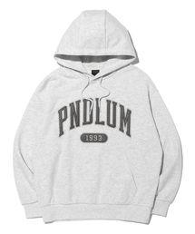 Pendulum（ペンデュラム）の「アーチロゴアプリケフードパーカー LP8TU744_OATMEAL（パーカー）」