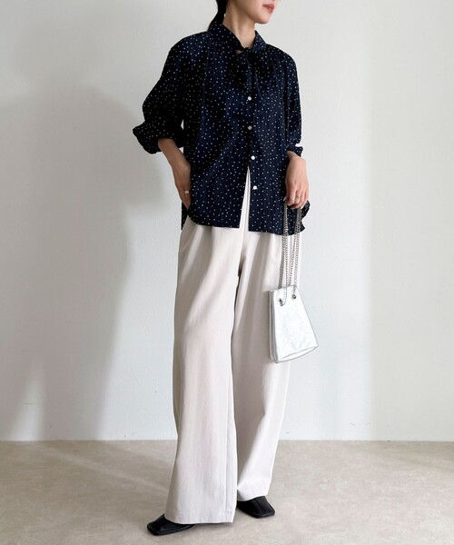 fredy emue(フレディエミュ)の「【セットアップ対応】パウダリーツイルイージーセミワイドパンツ(その他パンツ・レディース・ブラック/ベージュ/ネイビー・38/36)」の18枚目の写真