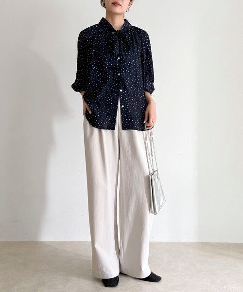 fredy emue(フレディエミュ)の「【セットアップ対応】パウダリーツイルイージーセミワイドパンツ(その他パンツ・レディース・ブラック/ベージュ/ネイビー・38/36)」の19枚目の写真