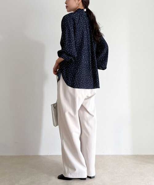 fredy emue(フレディエミュ)の「【セットアップ対応】パウダリーツイルイージーセミワイドパンツ(その他パンツ・レディース・ブラック/ベージュ/ネイビー・38/36)」の20枚目の写真