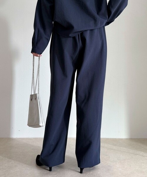 fredy emue(フレディエミュ)の「【セットアップ対応】パウダリーツイルイージーセミワイドパンツ(その他パンツ・レディース・ブラック/ベージュ/ネイビー・38/36)」の16枚目の写真