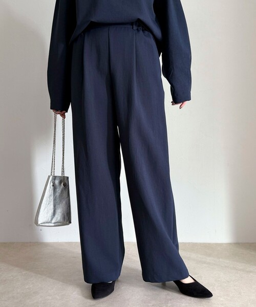 fredy emue(フレディエミュ)の「【セットアップ対応】パウダリーツイルイージーセミワイドパンツ(その他パンツ・レディース・ブラック/ベージュ/ネイビー・38/36)」の17枚目の写真