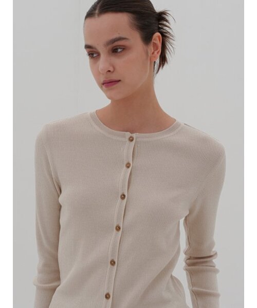 ACUD(アクド)の「Round Neck Ribbed Cardigan _Beige(カーディガン/ボレロ・レディース・ベージュ・FREE)」の3枚目の写真