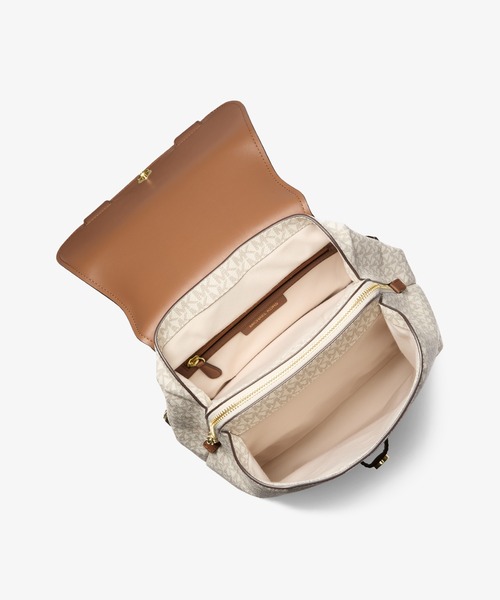 MICHAEL KORS(マイケルコース)の「QUINN フラップ バックパック ミディアム - MKシグネチャー(バックパック/リュック・レディース・ホワイト系その他・FREE)」の3枚目の写真