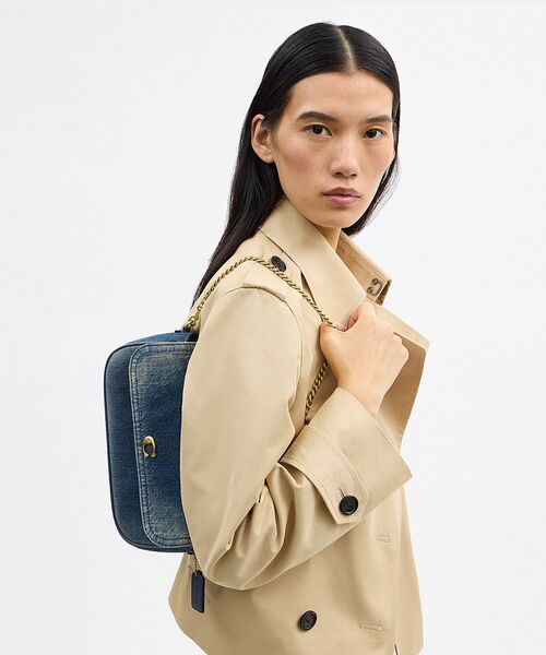 COACH(コーチ)の「ブルック フラップ チェーン バッグ・ラブド デニム(ショルダーバッグ・レディース・ブルー系その他・ONE)」の10枚目の写真