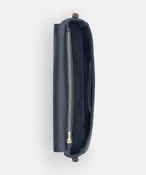 COACH(コーチ)の「ブルック フラップ チェーン バッグ・ラブド デニム(ショルダーバッグ・レディース・ブルー系その他・ONE)」の4枚目の写真