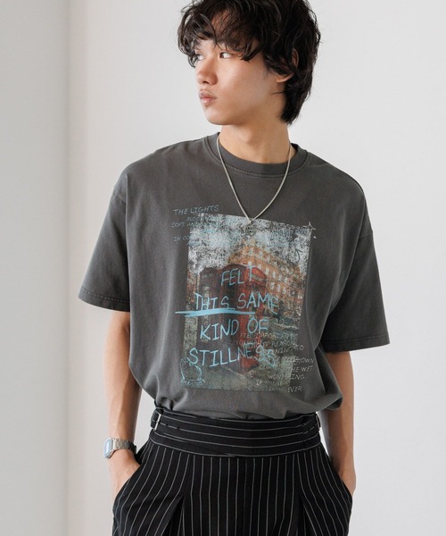 PBLIM(ページボーイリム)の「《UNISEX》ポスターフォトTシャツ フォトプリント / ルーズシルエット(Tシャツ/カットソー・レディース・オフホワイト/チャコールグレー・MEDIUM/LARGE)」の1枚目の写真