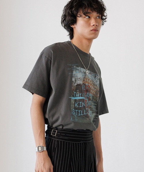 PBLIM(ページボーイリム)の「《UNISEX》ポスターフォトTシャツ フォトプリント / ルーズシルエット(Tシャツ/カットソー・レディース・オフホワイト/チャコールグレー・MEDIUM/LARGE)」の22枚目の写真