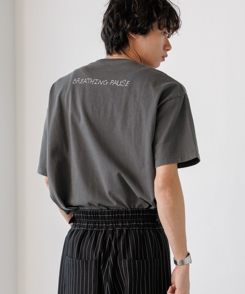 PBLIM(ページボーイリム)の「《UNISEX》ポスターフォトTシャツ フォトプリント / ルーズシルエット(Tシャツ/カットソー・レディース・オフホワイト/チャコールグレー・MEDIUM/LARGE)」の21枚目の写真