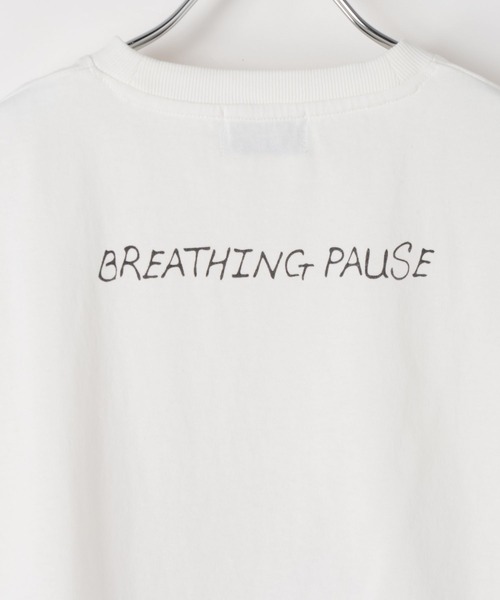 PBLIM(ページボーイリム)の「《UNISEX》ポスターフォトTシャツ フォトプリント / ルーズシルエット(Tシャツ/カットソー・レディース・オフホワイト/チャコールグレー・MEDIUM/LARGE)」の9枚目の写真