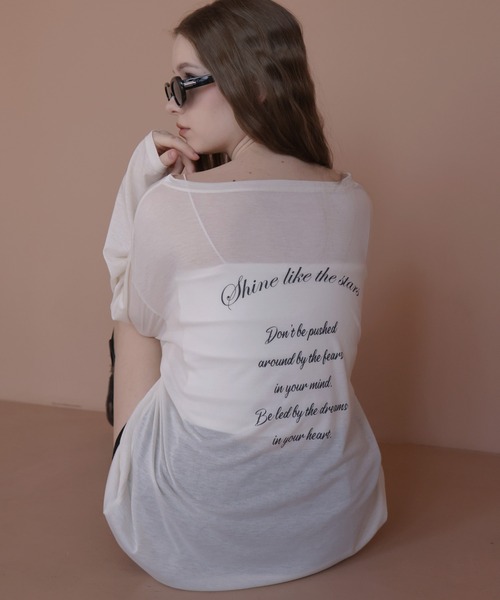 Mili affinity(ミリアフィニティー)の「バックプリント2WAYワンショルシアーTシャツ(Tシャツ/カットソー・レディース・ベージュ/ピンク/ブラック/オフホワイト/グレー・FREE)」の1枚目の写真