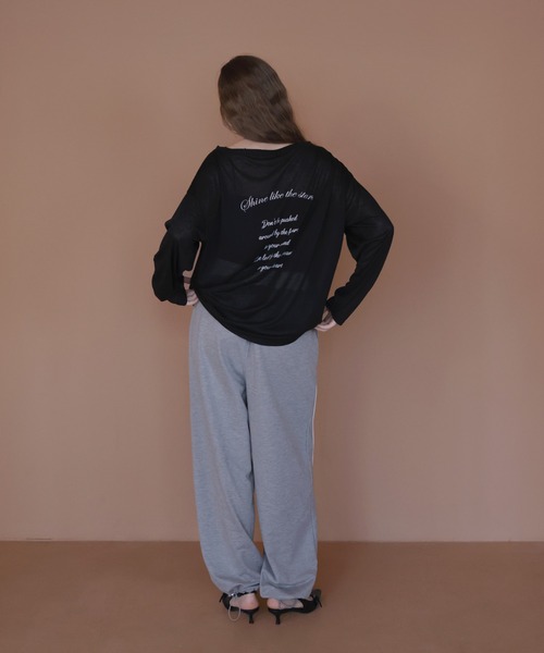 Mili affinity(ミリアフィニティー)の「バックプリント2WAYワンショルシアーTシャツ(Tシャツ/カットソー・レディース・ベージュ/ピンク/ブラック/オフホワイト/グレー・FREE)」の15枚目の写真