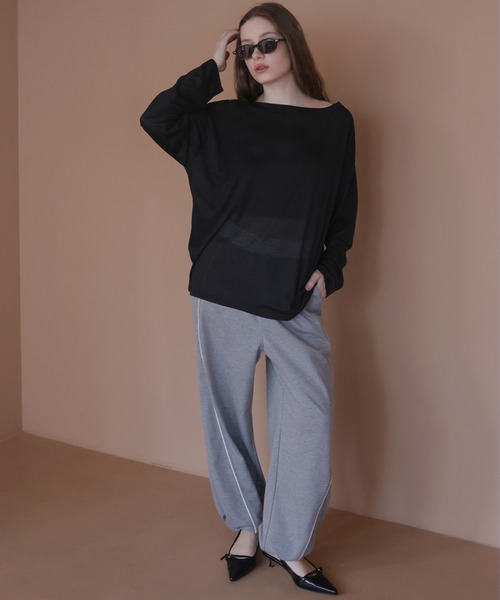 Mili affinity(ミリアフィニティー)の「バックプリント2WAYワンショルシアーTシャツ(Tシャツ/カットソー・レディース・ベージュ/ピンク/ブラック/オフホワイト/グレー・FREE)」の16枚目の写真