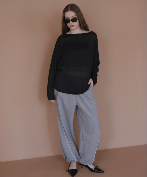 Mili affinity(ミリアフィニティー)の「バックプリント2WAYワンショルシアーTシャツ(Tシャツ/カットソー・レディース・ベージュ/ピンク/ブラック/オフホワイト/グレー・FREE)」の20枚目の写真